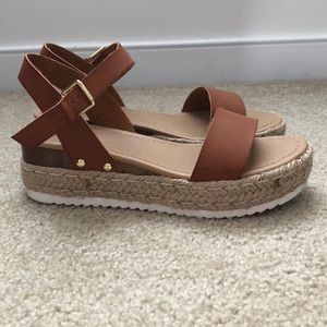 Women’s platform sandals